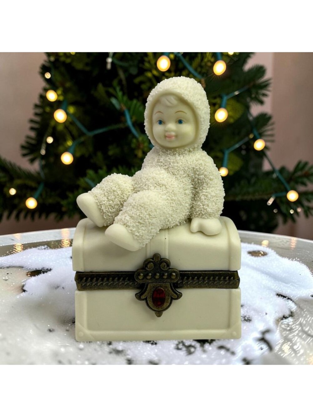 Dept 56 Snowbabies Royal Treasure January Garnet Trinket Box Figurine 2000